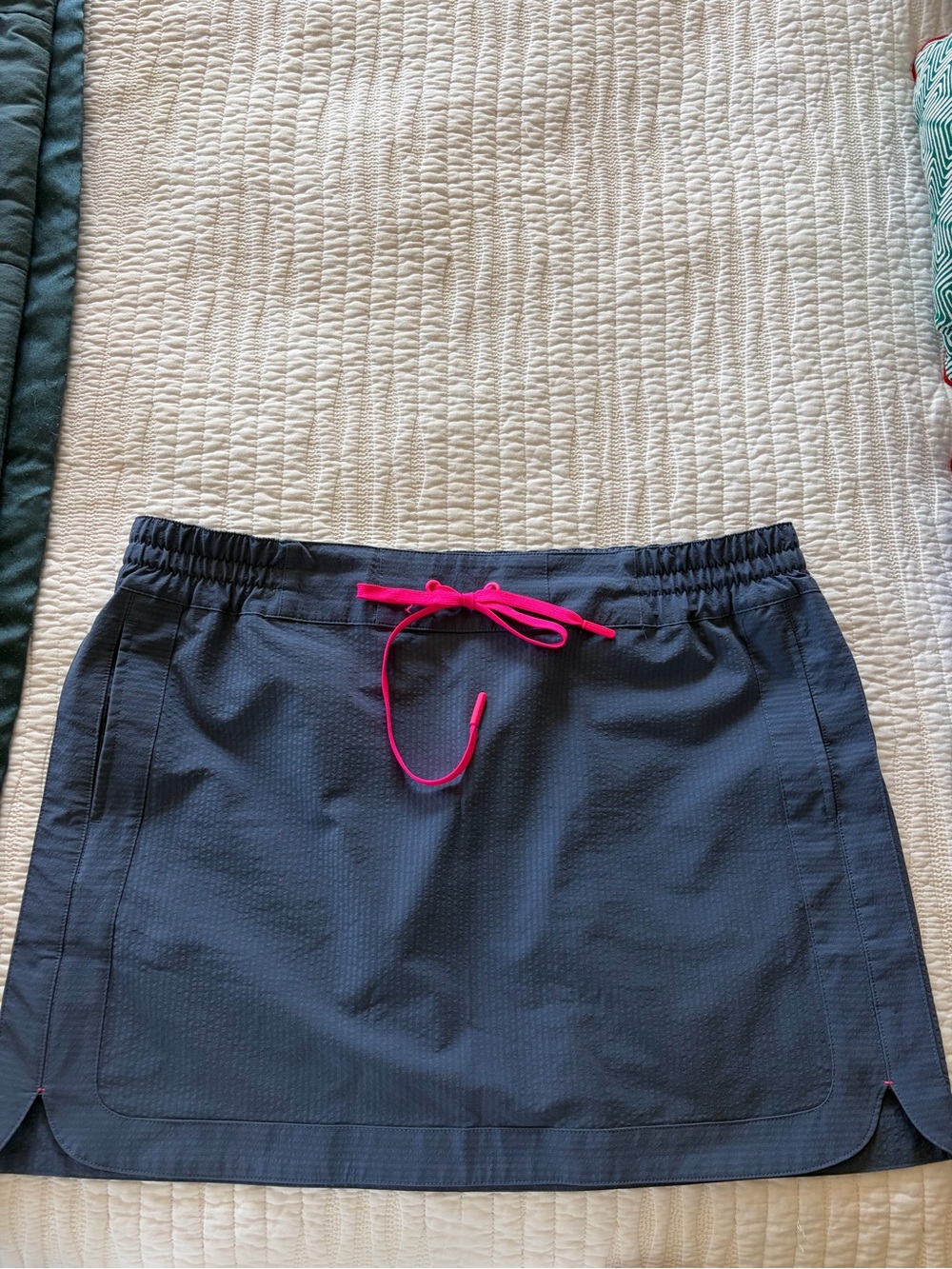 Vineyard Vines Active Skort with Pink Drawstring